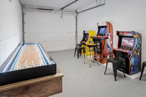 4BR/3BA: Pool, Hot Tub, Putting Green, with Arcade - Image 4