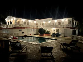 Hacienda Victoria Spanish Estate + Suites + Pool. - Image 4