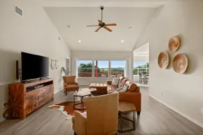 Lake Travis Home+Free Golf Cart+PickleBall+Views - Image 4