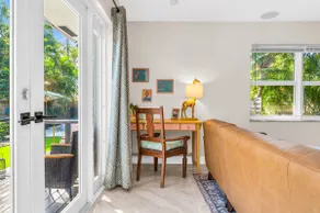 Banyan ReTREEt: Quirky Beach Cottage Near Marina - Image 5