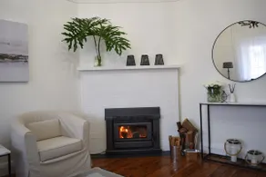 Fitzroy House - Federation charm near town centre - Image 3