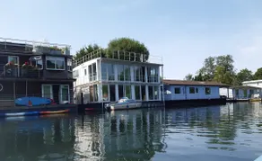 Flat overlooking the river at Hampton Court - Image 5