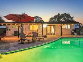 Disneyland, Oc, heated pool, near beach, sleeps12 - Image 2
