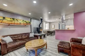 Pet Friendly & Tranquil Home with Hot Tub - Image 4