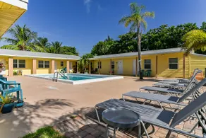 Lovely 1 Bedroom Steps from the Beach - Image 5