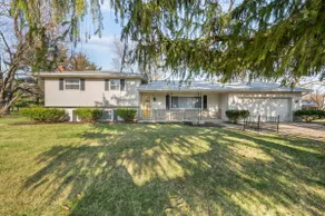 4BR Luxury, Spacious, Big driveway, Best location - Image 2