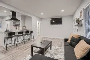 Hot Tub, KING bed, and centrally located! - Image 5
