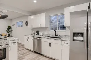 Hot Tub, KING bed, and centrally located! - Image 3