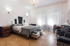 Gatsby's House - Downtown luxury with parking - Image 2