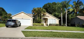 Luxury 3-Bedroom Home near Beaches with Pool - Image 2
