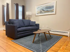 (S-2bd31) Stylish, Renovated 2 bedrooms, 3 beds! - Image 3