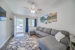 Peaceful 2 bedroom home in wooded neighborhood - Image 5