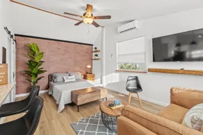 Spacious Industrial Style Guesthouse - Image 5