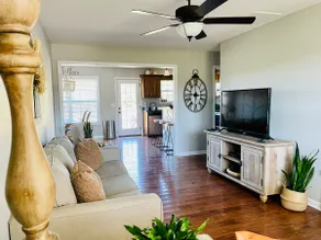 Simply Sweet Cottage Retreat-Glendale/E-town - Image 2