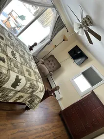 Large two bedroom suite - Image 4