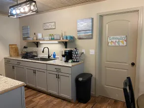 The Heron: Comfy 3 BR Getaway near beaches, Grill - Image 4
