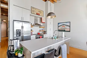 Vintage Motel Dig, City View, FREE Parking, Gym, 1 BD - Image 4