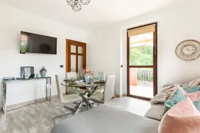Cozy and Good Vibes Villa Castana Apartment - Image 5