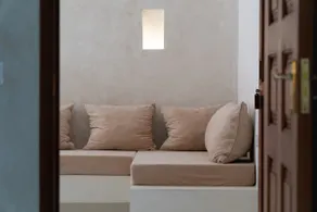 Hibiscus Ivory Suite@Ghepard Exclusive Residence - Image 5