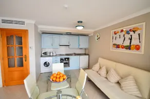 Frontline apartment 1 & Reception - Image 3