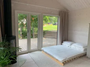 Newly-built cottage with sauna, hot tub and private jetty - Image 4