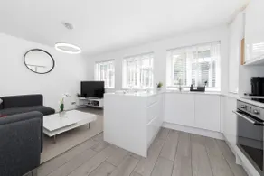 Luxury 1 bedroom apartment in St. Albans - Image 5