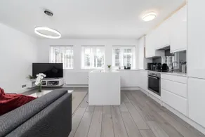 Luxury 1 bedroom apartment in St. Albans - Image 4