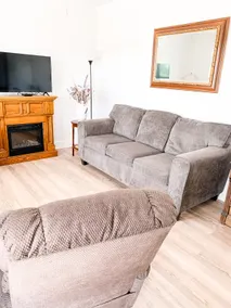 One-bedroom apartment with separate entrance. - Image 3