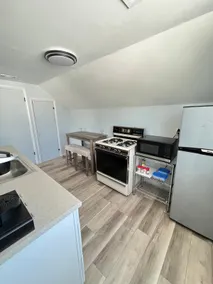 Centrally Located Comfort Cove - Image 2