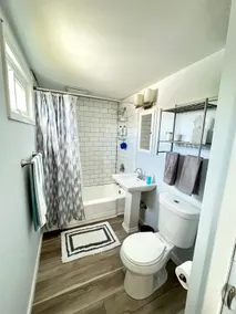 Centrally Located Comfort Cove - Image 3