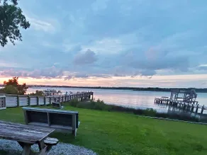 FREE Private Beach Parking! 3 BR w/Linens & Yard - Image 5