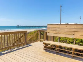 FREE Private Beach Parking! 3 BR w/Linens & Yard - Image 2