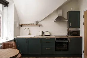 Contemporary First Floor Apartment Central Penzance - Image 3