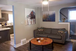 Convenient Cozy Home - Dog & Family Friendly - Image 4