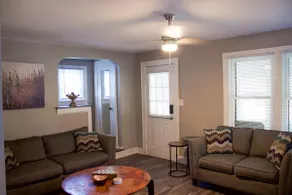 Convenient Cozy Home - Dog & Family Friendly - Image 2