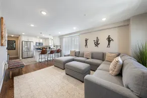 Spacious 4BR Retreat Near NYC| Sleeps 12 - Image 4