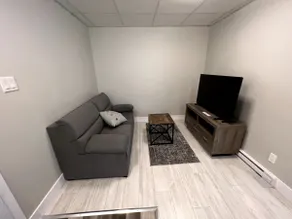 1 Closed Bedroom Suite + Sofa Bed (Downtown) - Image 2