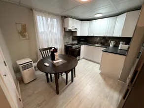 1 Closed Bedroom Suite + Sofa Bed (Downtown) - Image 3