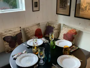 Charmingly renovated carriage house in Downtown. - Image 5