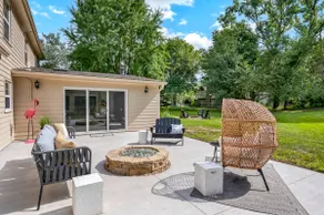 Ideal Gathering Place: Parks, UI, & Kinnick Nearby - Image 2