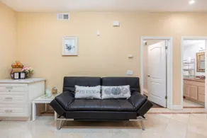 20% OFF Weekly Stay | 2BR Suite | Free Parking - Image 2