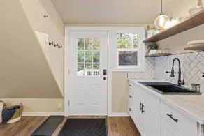 Adorable & Private Guest House on 5 Acres - Image 2
