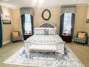 Massive Room - King Bed/Fireplace/Covered Parking - Image 5