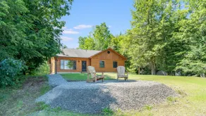 Muskoka Mist | 3BR Waterfront Retreat on Doe Lake - Image 2