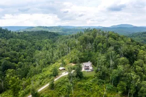 Treetop Retreat - Amazing Views, Hot Tub, Secluded - Image 5
