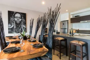 The Escape-3 story townhouse in trendy Brunswick E - Image 3