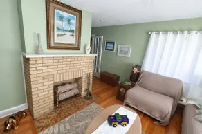 Serene 3 bedroom, 2 bathroom home with garden view - Image 2