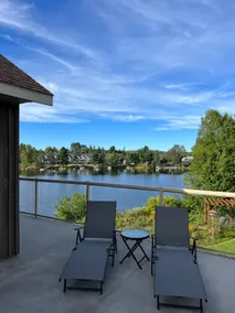 Luxury Lakeview Dream Cottage with Hot Tub - Image 4