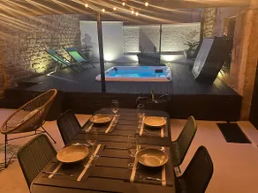 Accommodation with private Jacuzzi and sauna - Image 1
