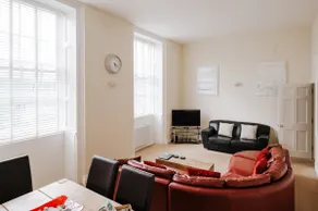 Lovely self-catering holiday bungalow in the grounds of a 16C Manor House. - Image 3